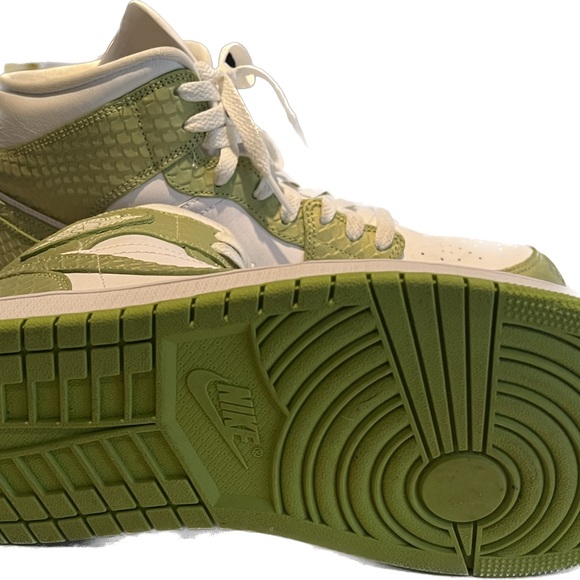 Nike Air Jordan 1 Mid SE 'Green Python' – Size US 11.5 - Picture 4 of 5
